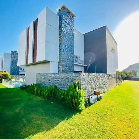 וילה Oasis Villalari 4 *