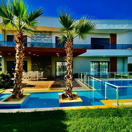 Oasis Villalari 4 * קוסדסי