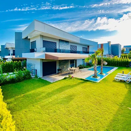 Oasis Villalari 4 *